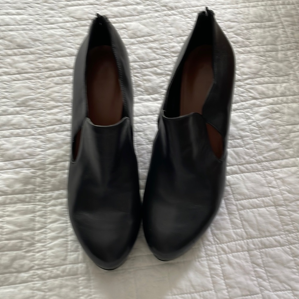 Nine West booties/heels